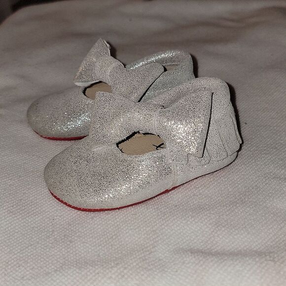 MONKEY FEET Bow & Tassles Leather Soft Sole Leather Moccasins Shoes 3-6 Months - Picture 1 of 9